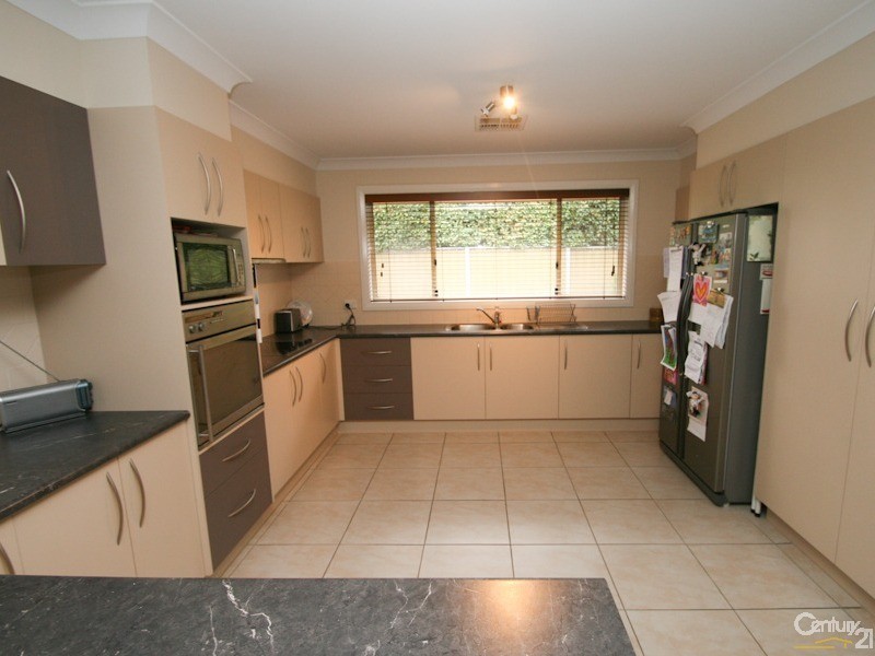 Spring Hill NSW 2800