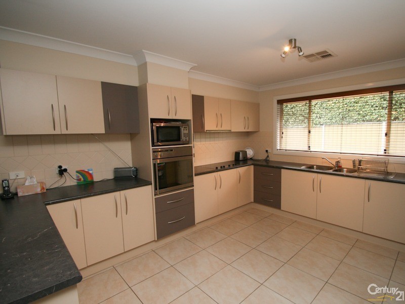 Spring Hill NSW 2800