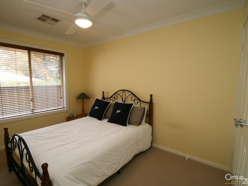 Spring Hill NSW 2800