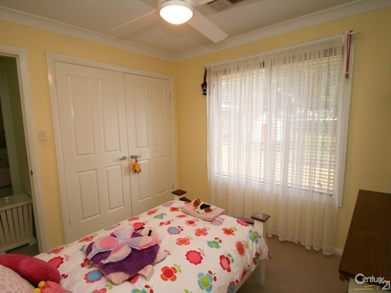Spring Hill NSW 2800