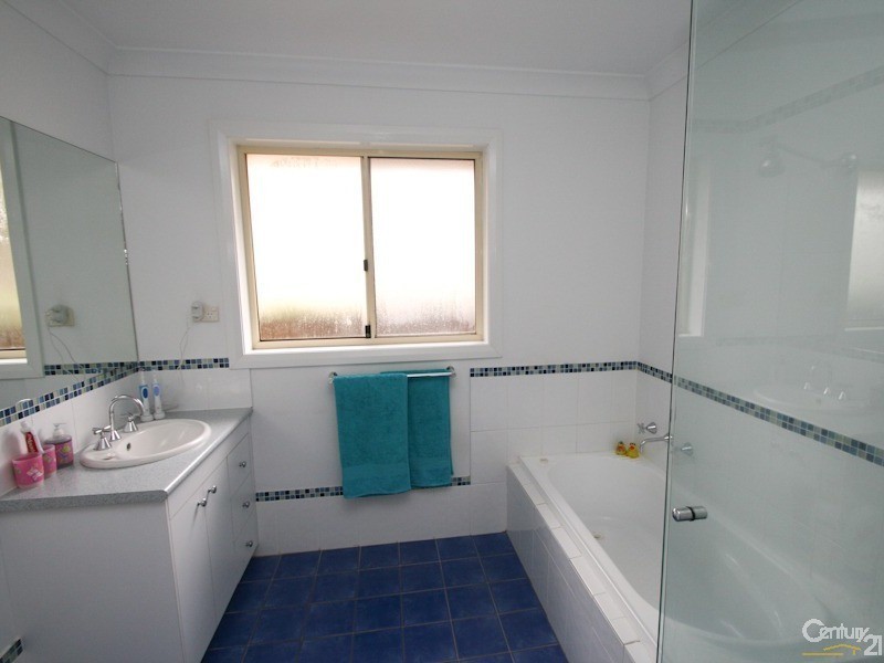 Spring Hill NSW 2800