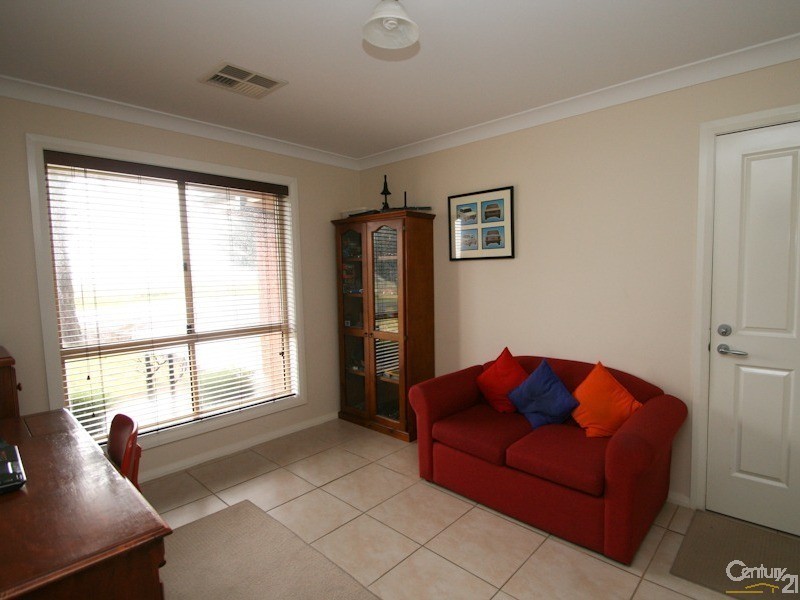 Spring Hill NSW 2800