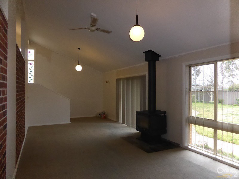 9 Provincial Place, Orange NSW 2800