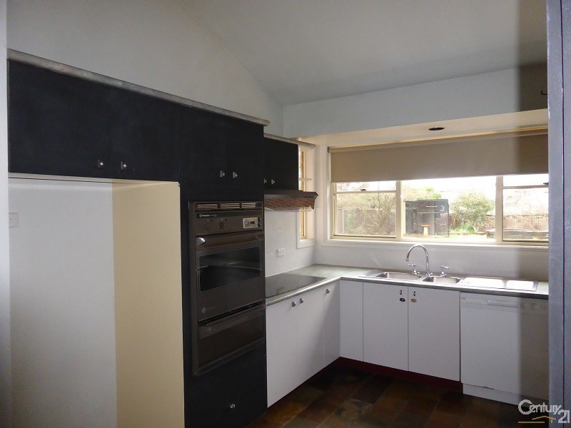 9 Provincial Place, Orange NSW 2800