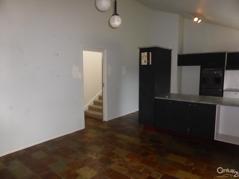 9 Provincial Place, Orange NSW 2800