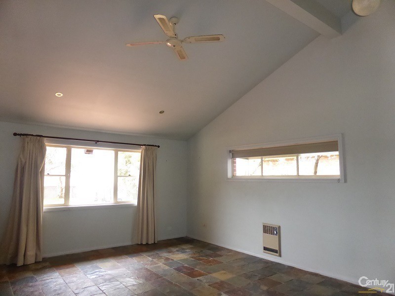 9 Provincial Place, Orange NSW 2800