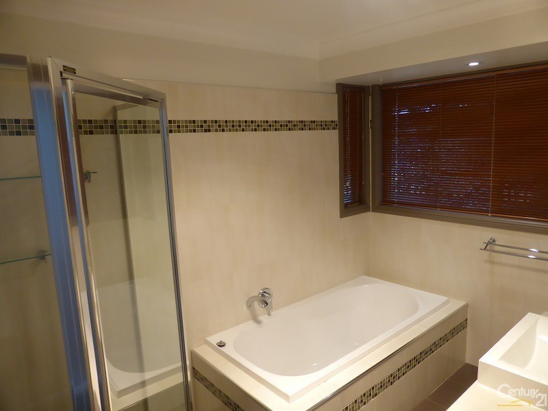 9 Provincial Place, Orange NSW 2800