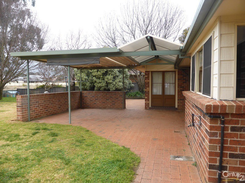 9 Provincial Place, Orange NSW 2800