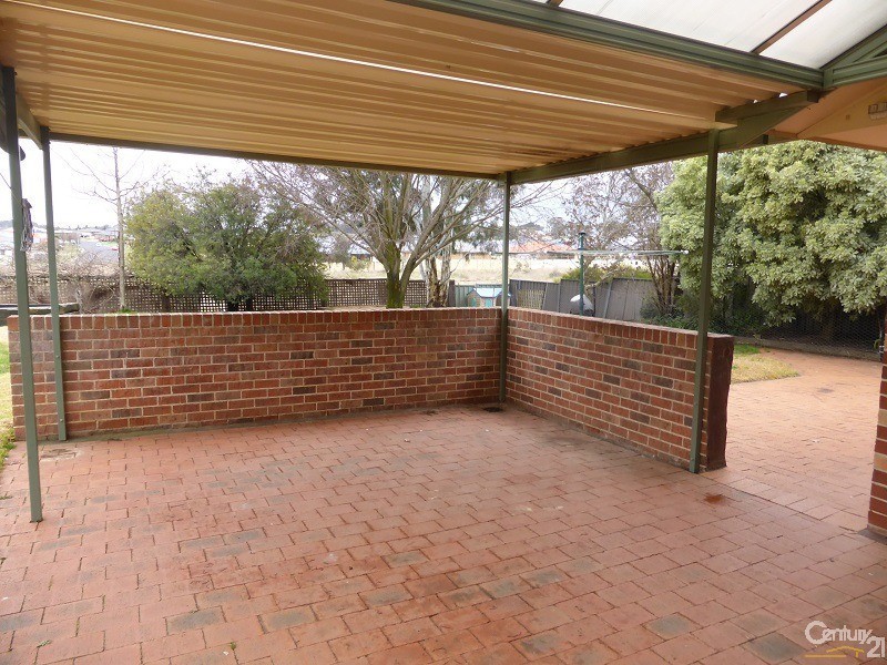 9 Provincial Place, Orange NSW 2800