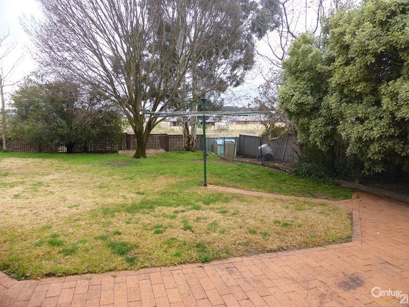 9 Provincial Place, Orange NSW 2800