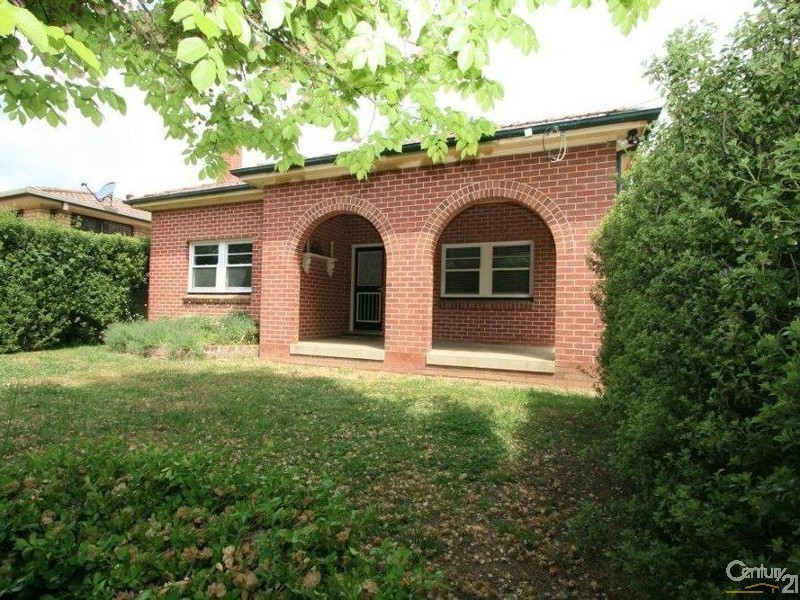 4 TORPY STREET, Orange NSW 2800