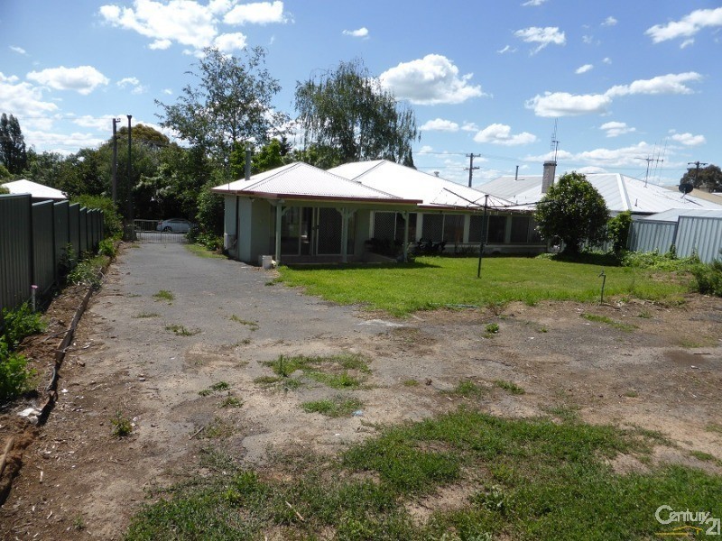 20 Allenby Road, Orange NSW 2800