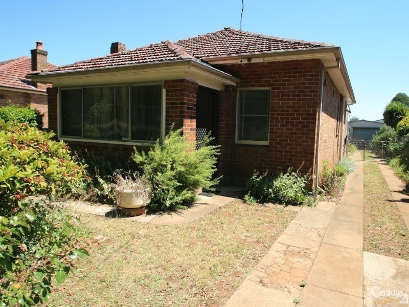 7 CHURCHILL AVENUE, Orange NSW 2800