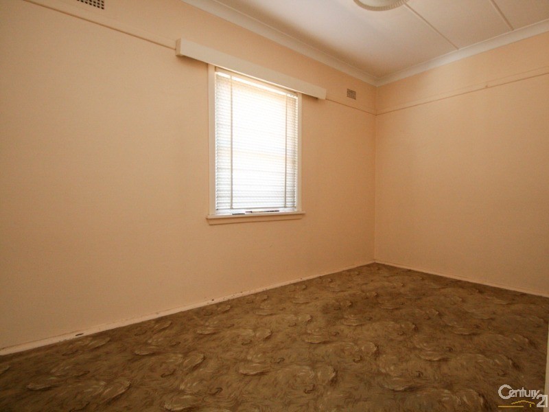 7 CHURCHILL AVENUE, Orange NSW 2800