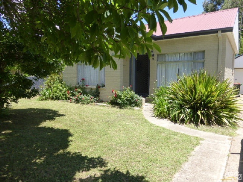 15 Kearneys Dr, Orange NSW 2800