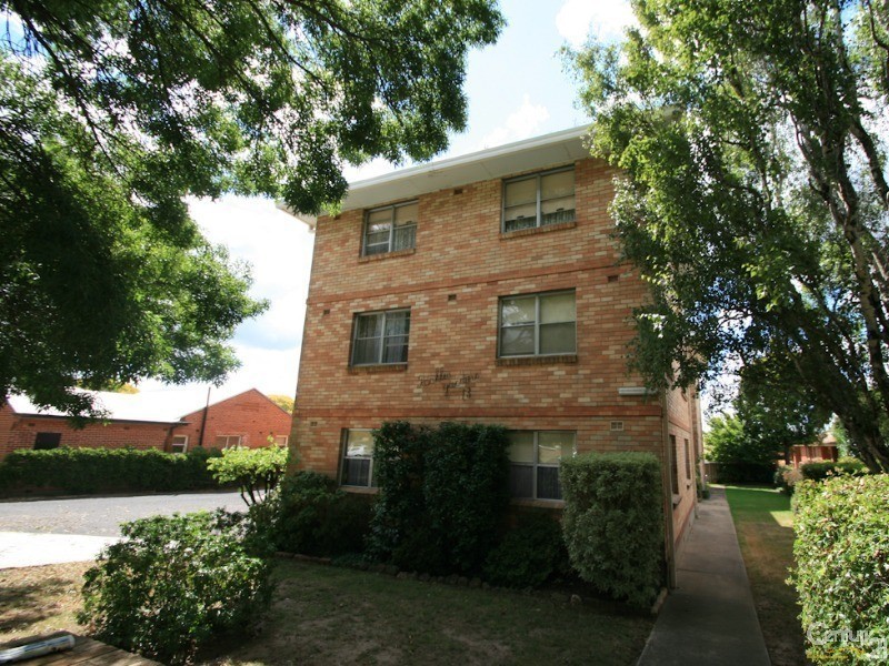 2/13 TORPY STREET, Orange NSW 2800