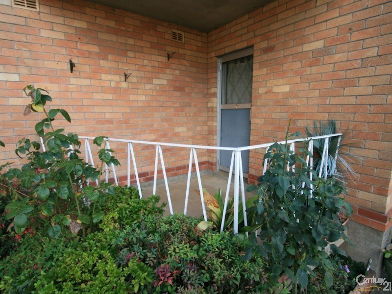 2/13 TORPY STREET, Orange NSW 2800