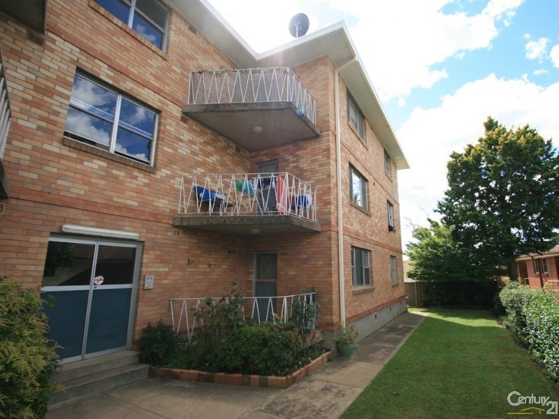 2/13 TORPY STREET, Orange NSW 2800