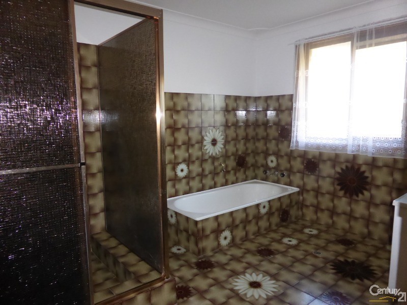 9 Pulari Place, Orange NSW 2800