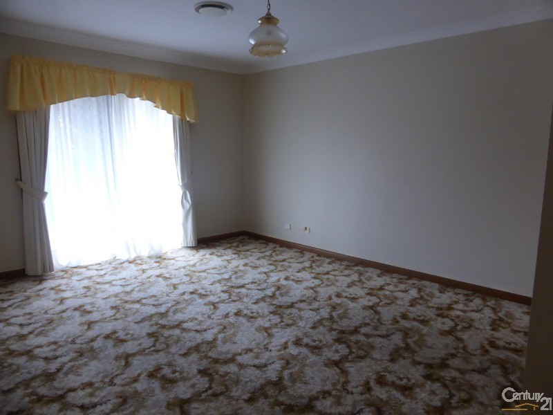 9 Pulari Place, Orange NSW 2800