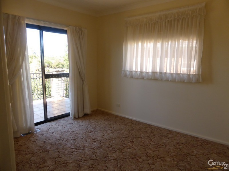 4 Pine Ridge Drive, Orange NSW 2800