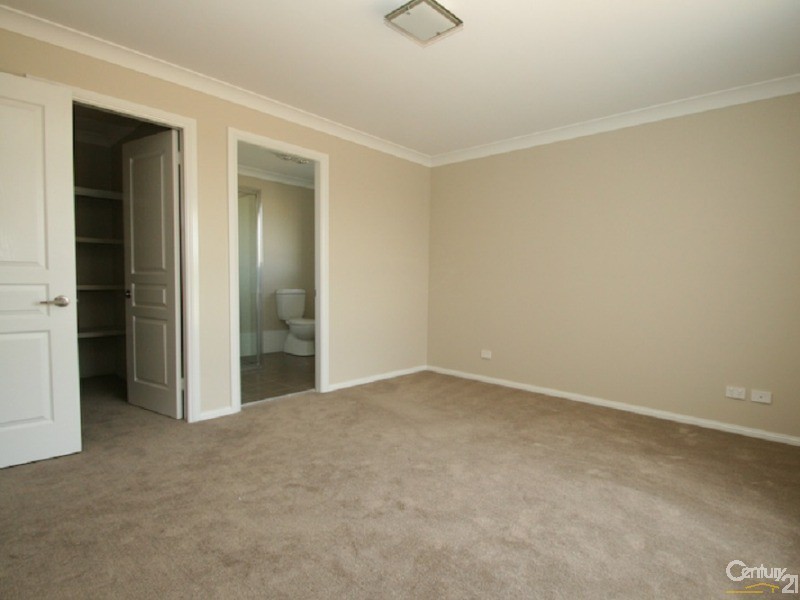 6 CLEM McFAWN PLACE, Orange NSW 2800