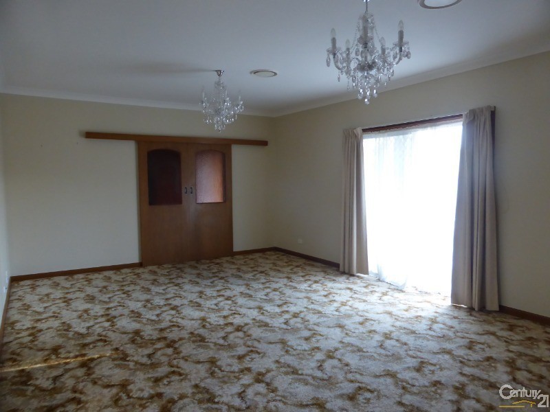 9 PULARI PLACE, Orange NSW 2800