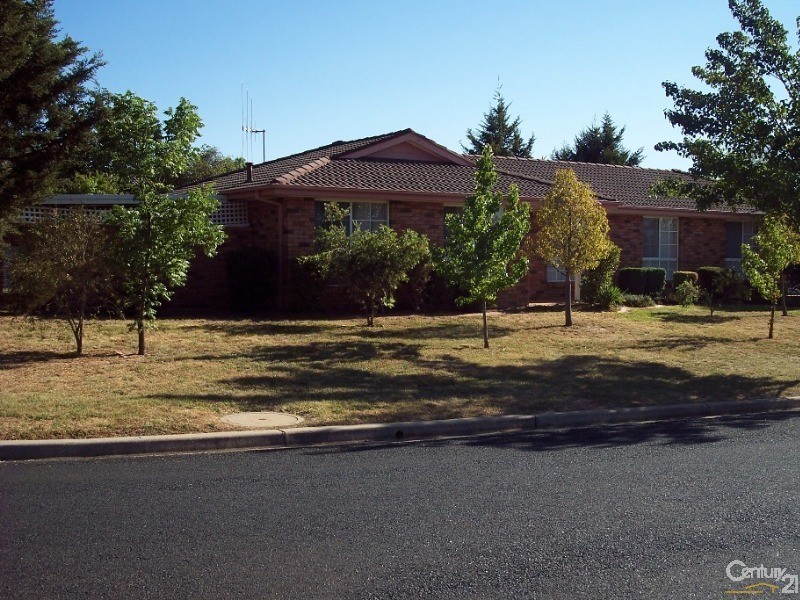 12 AVONDALE DRIVE, Orange NSW 2800