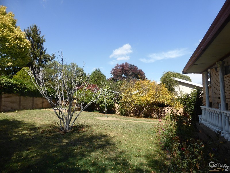 9 Pulari Place, Orange NSW 2800