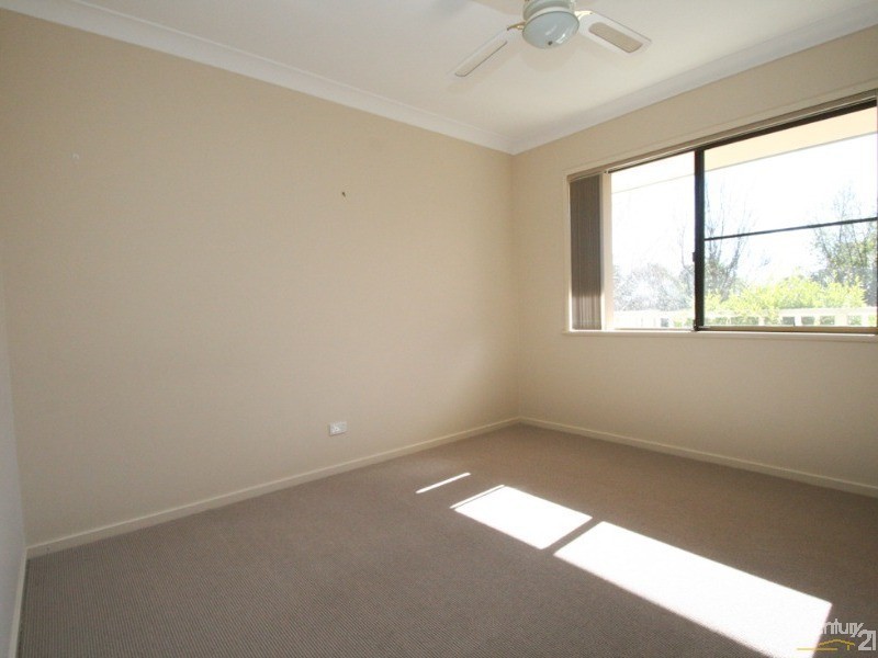 Spring Hill NSW 2800