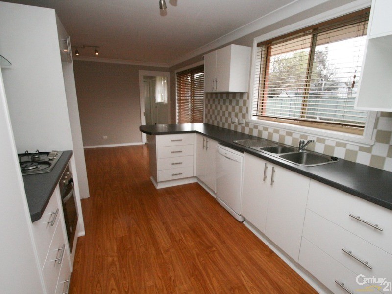 11 ALAN RIDLEY PLACE, Orange NSW 2800