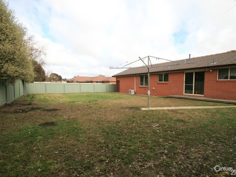 11 ALAN RIDLEY PLACE, Orange NSW 2800