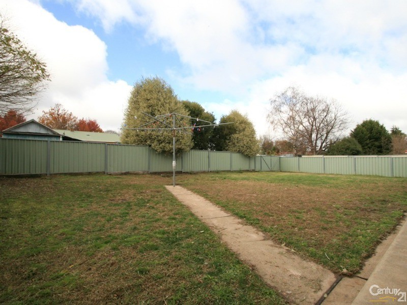 11 ALAN RIDLEY PLACE, Orange NSW 2800