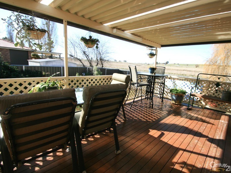 7 PIONEER PLACE, Orange NSW 2800