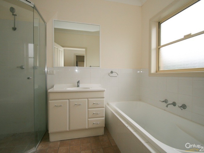 Spring Hill NSW 2800