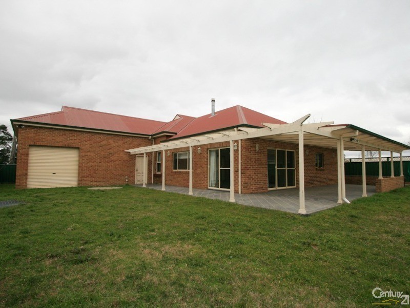 Spring Hill NSW 2800