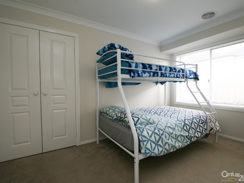 16 QUINLAN RUN, Orange NSW 2800