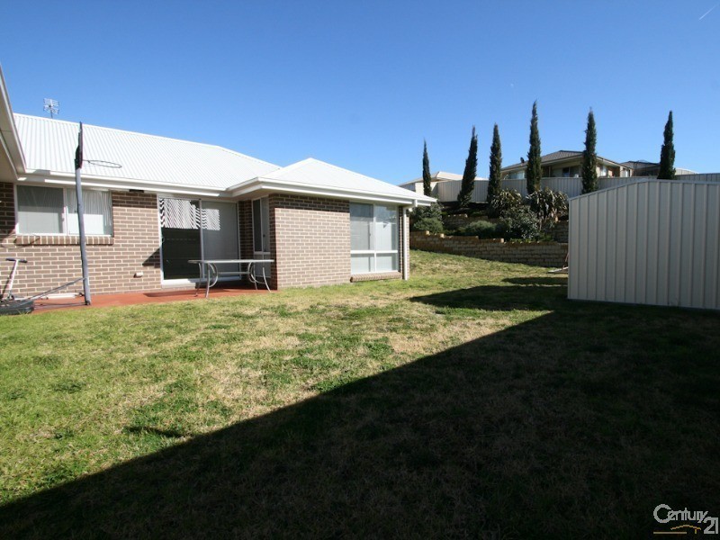 16 QUINLAN RUN, Orange NSW 2800