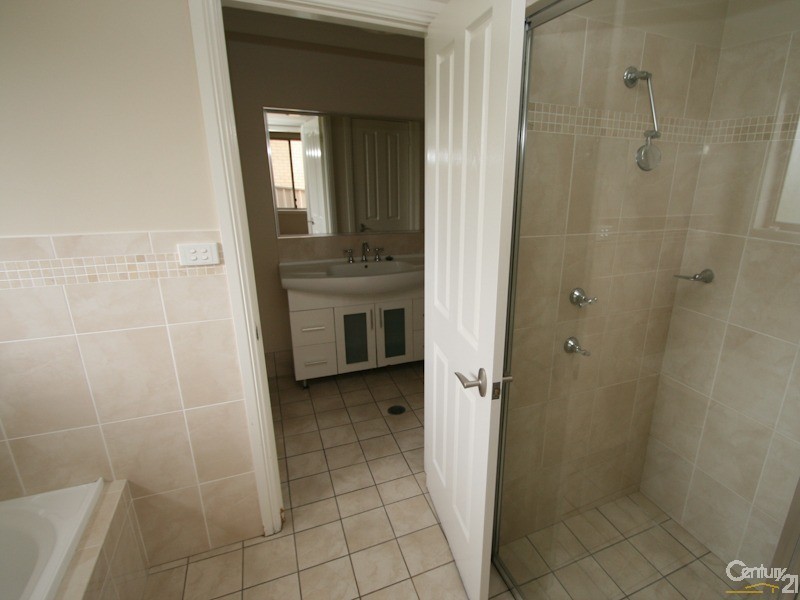 2 Brooklands Drive, Orange NSW 2800
