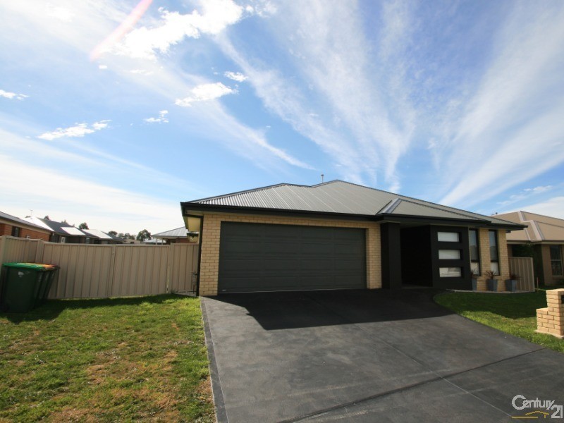 54 Diamond Drive, Orange NSW 2800