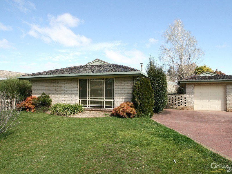 15 CAMPDALE PLACE, Orange NSW 2800
