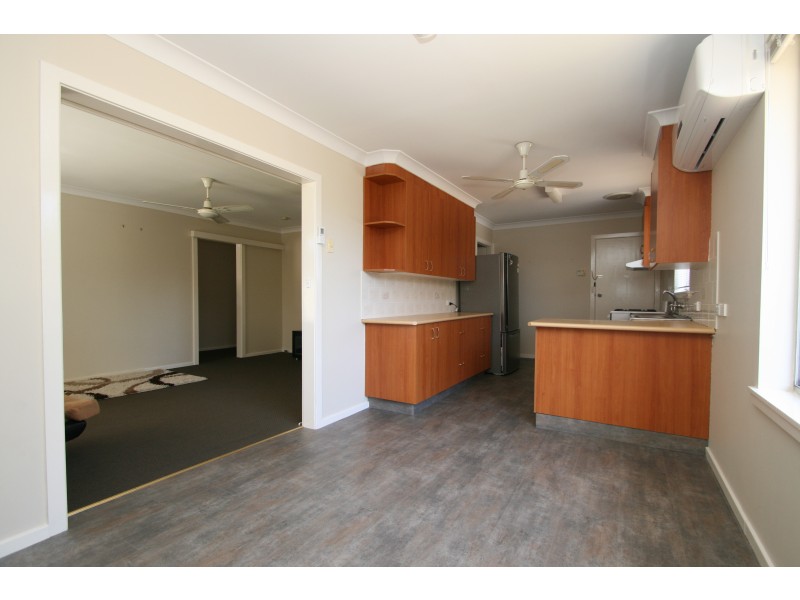 16 Sunny South Crescent, Orange NSW 2800