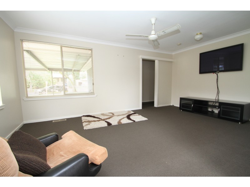 16 Sunny South Crescent, Orange NSW 2800