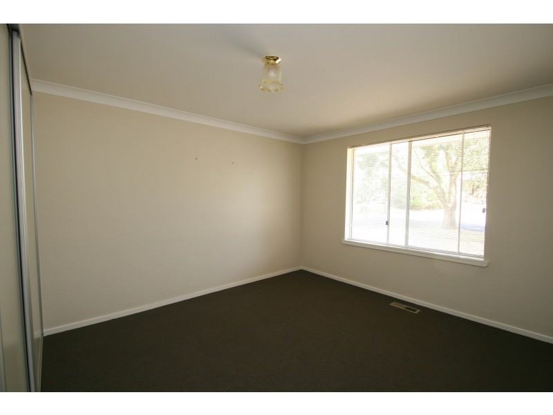 16 Sunny South Crescent, Orange NSW 2800