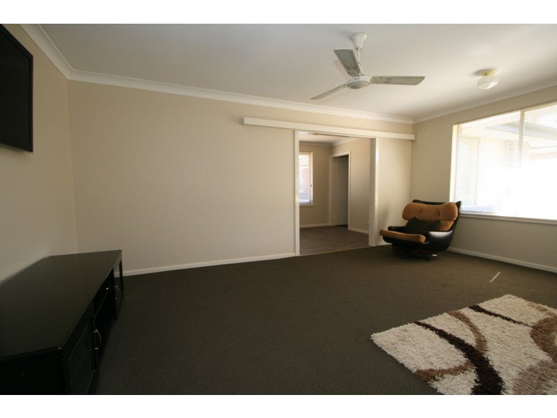 16 Sunny South Crescent, Orange NSW 2800