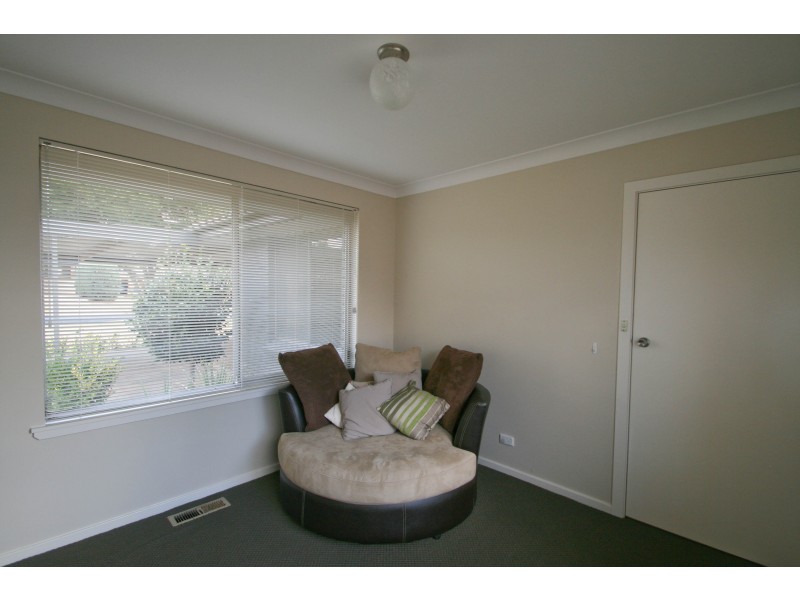 16 Sunny South Crescent, Orange NSW 2800