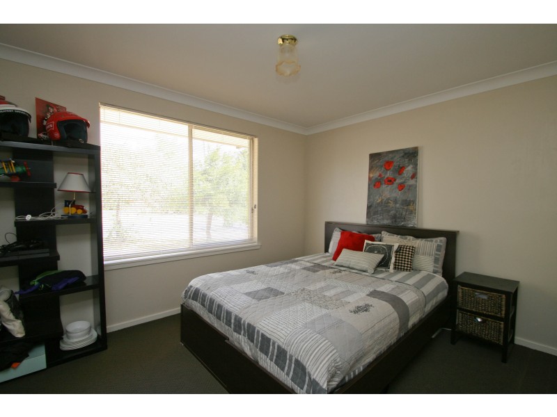 16 Sunny South Crescent, Orange NSW 2800
