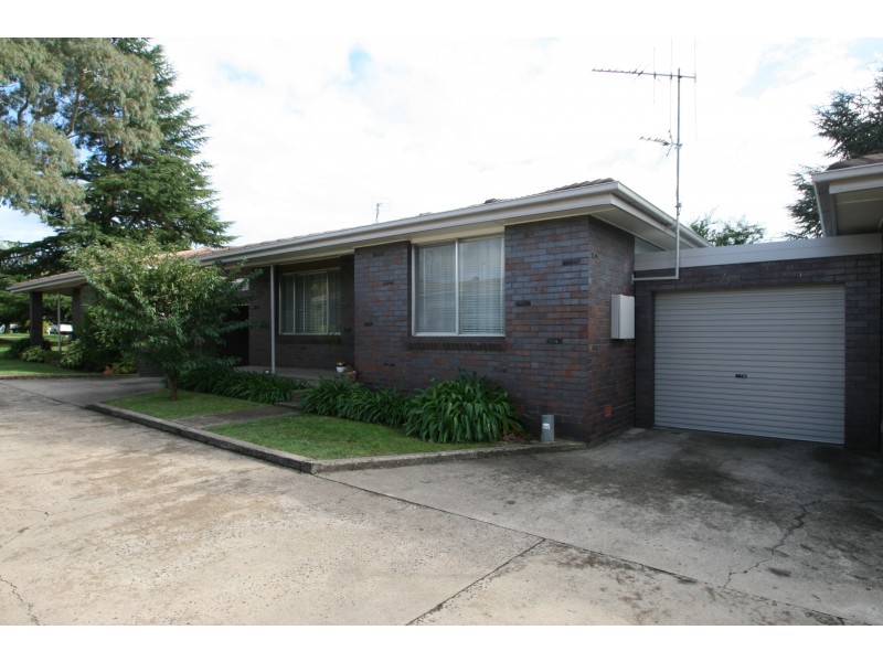 2/12 WATTLE AVENUE, Orange NSW 2800