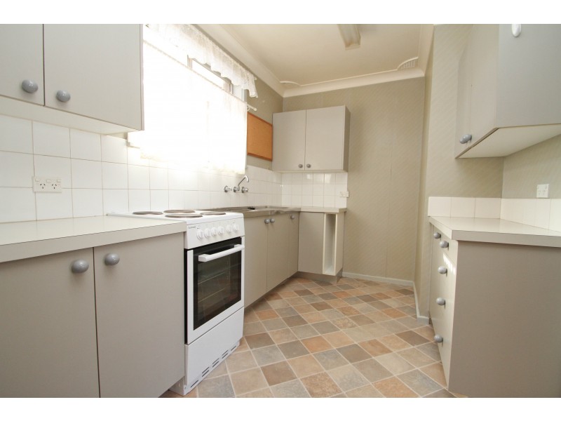 2/12 WATTLE AVENUE, Orange NSW 2800