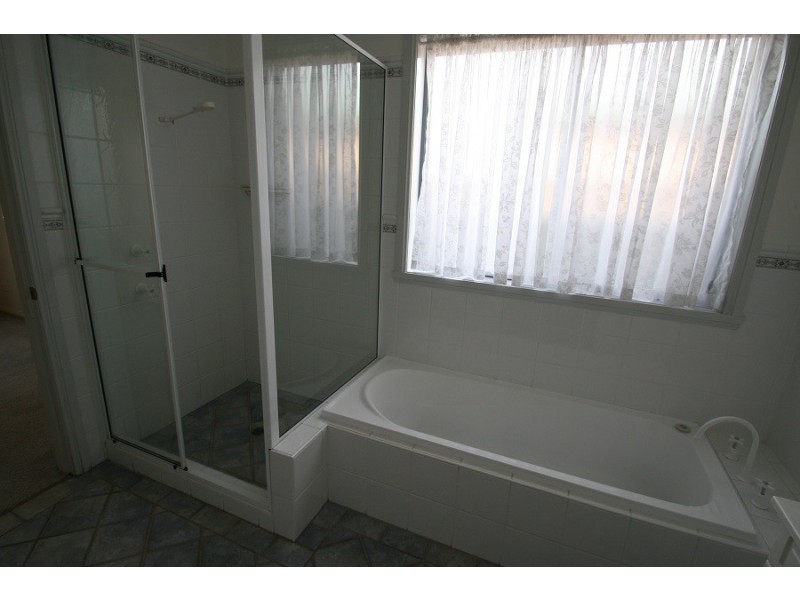 5 Wisteria Place, Orange NSW 2800